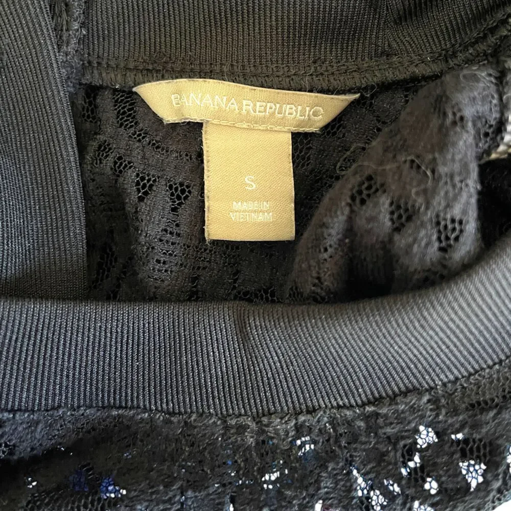 Banana Republic Sheer Black Lace Crewneck Top With‎ Back Buttons S